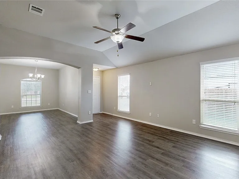 815 Heritage Dr — Photo 20