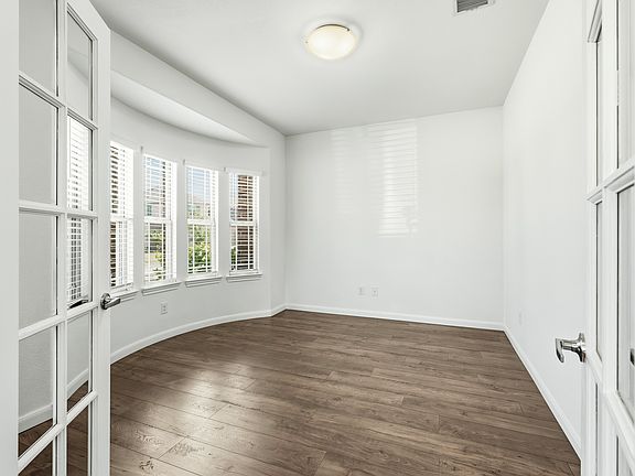 4th image of 1204 Sumner St