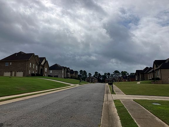 5th image of 5662 Victoria Dr