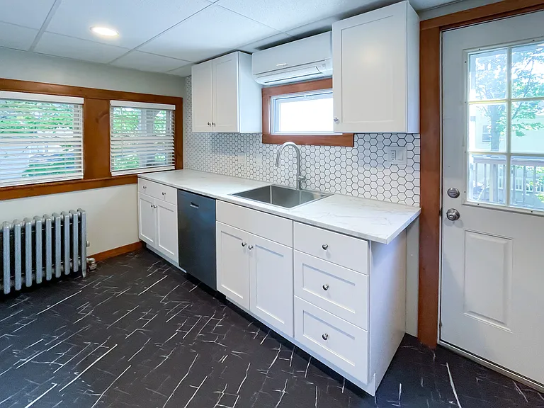 142 Pleasant St #2 — Photo 2