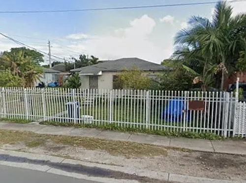 2735 NW 28th St #2735 Photo 1