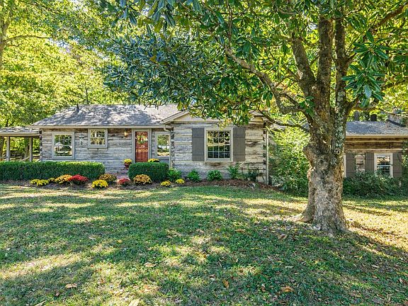 2nd image of 2972 Old Greenbrier Pike