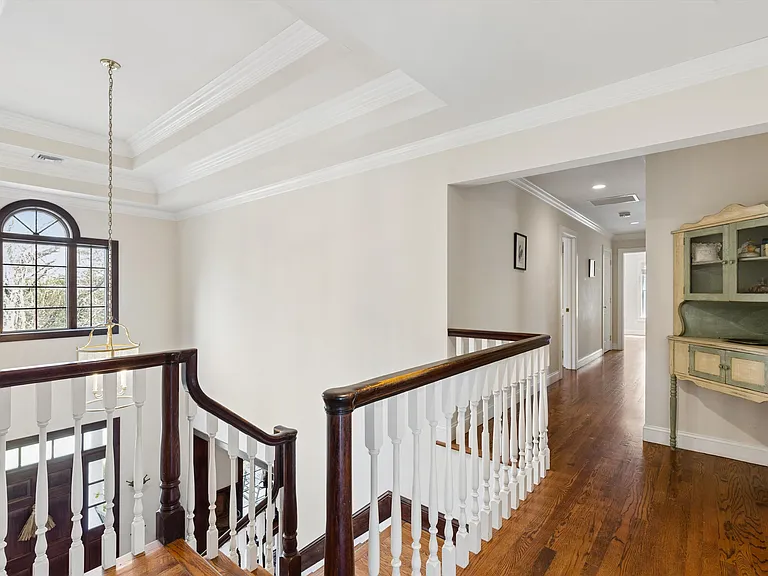 110 Greenleaf Ln — Photo 21