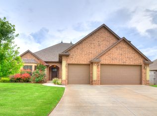 19513 Crest Ridge Dr, Edmond, OK 73012