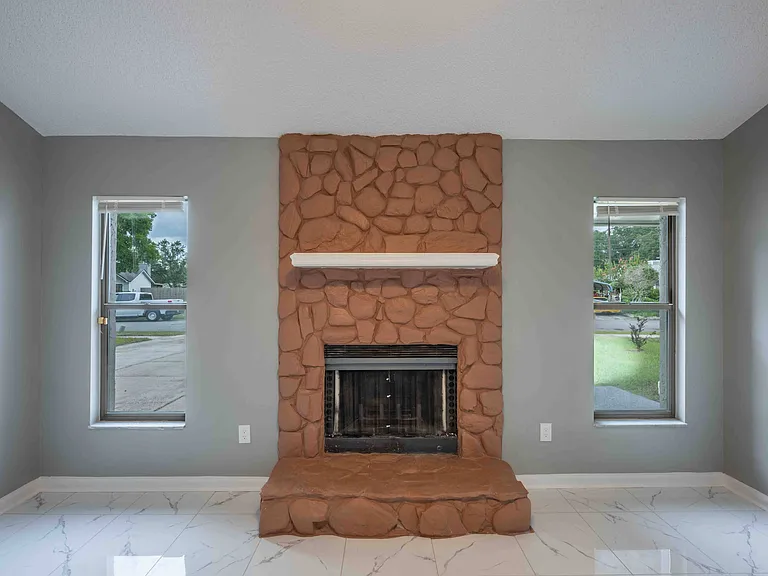 8126 Sable Woods Dr N — Photo 21