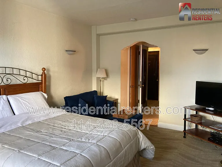 1028 E Juneau Ave #616 — Photo 4
