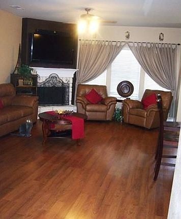 4th image of 20837 Silverbell Ln