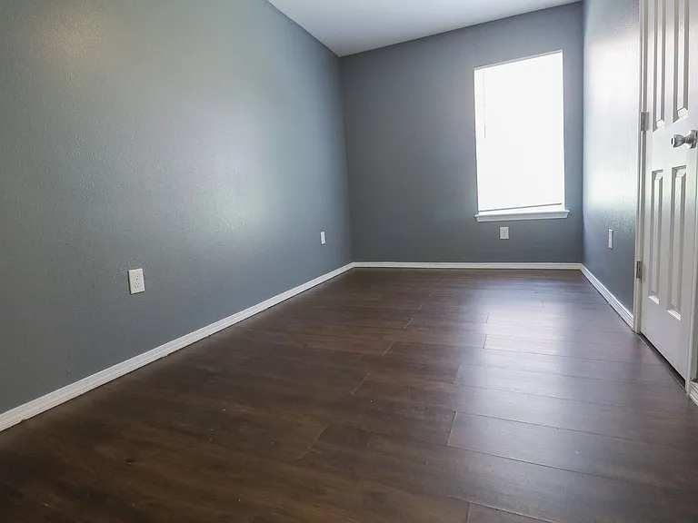 353 S Zunis Ave Duplex — Photo 12