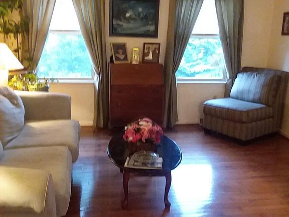 4th image of 216 Forest Dale Dr