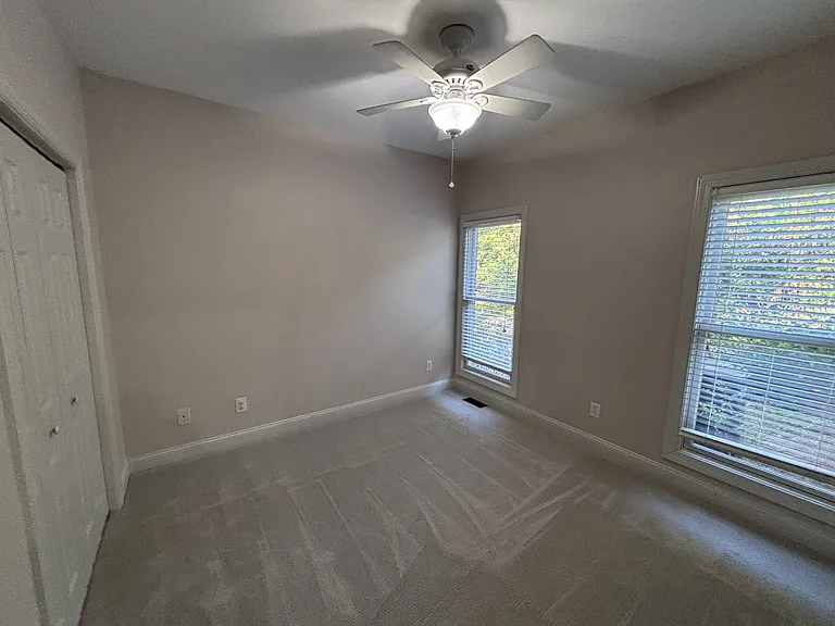 420 Lake Forest Dr SE — Photo 20