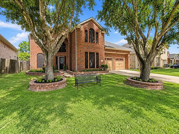 2nd image of 231 Summer Creek Ln