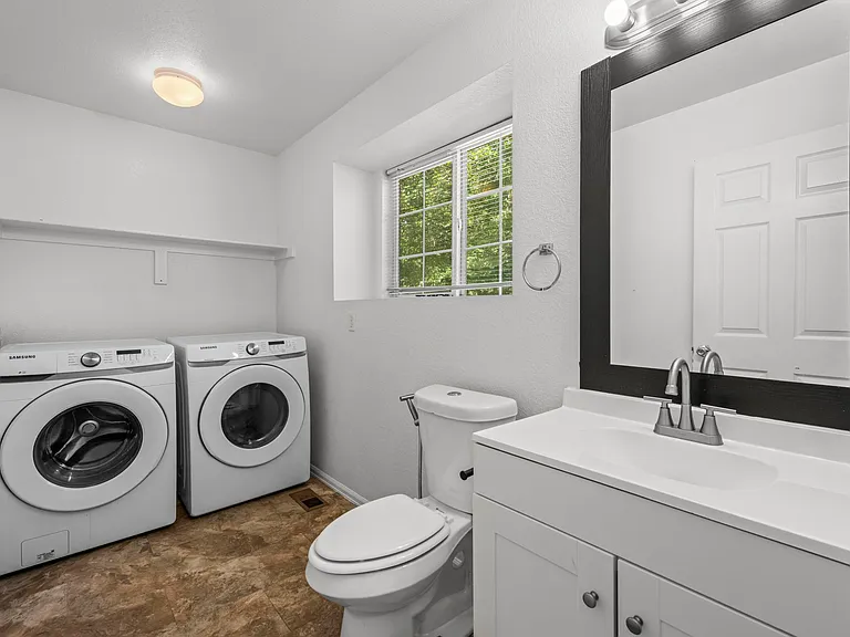 1159 S Waco St #C — Photo 10