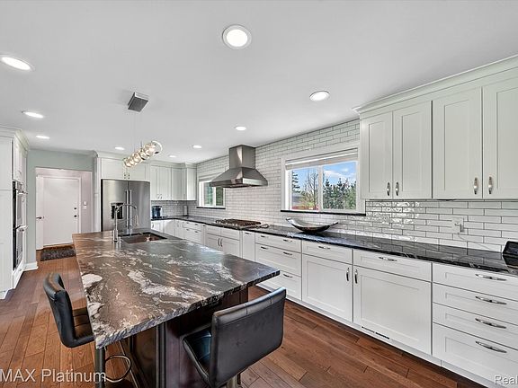 3rd image of 7687 Parshallville Rd