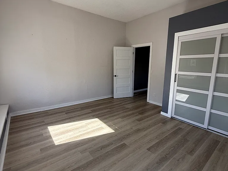 112 E Salem Ave #1 — Photo 7