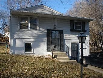1st image of 18606 E 14th Ter N