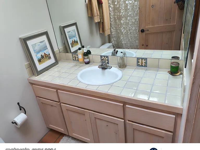 302 Hinde Pl — Photo 9