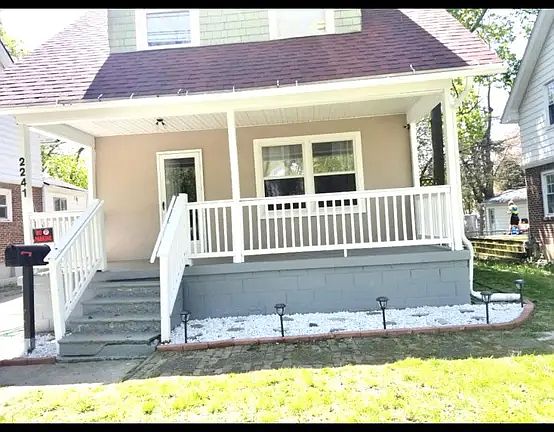 4th image of 2241 Joliet St