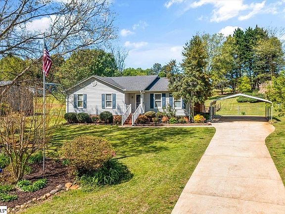 4th image of 704 Cool Creek Dr