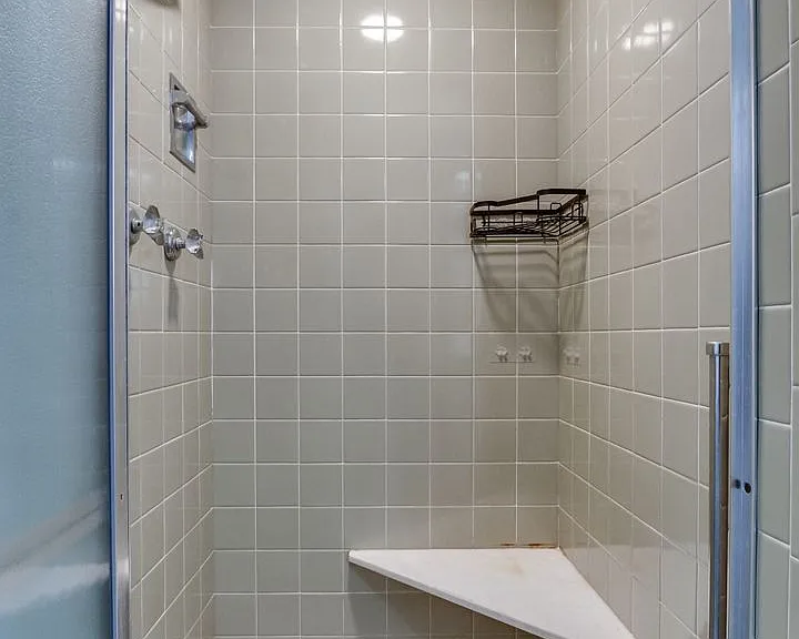 2518 NW 62nd St — Photo 38