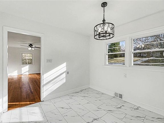 5th image of 3603 Rolling Rd