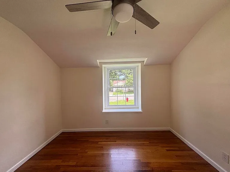 1804 W Iles Ave — Photo 9