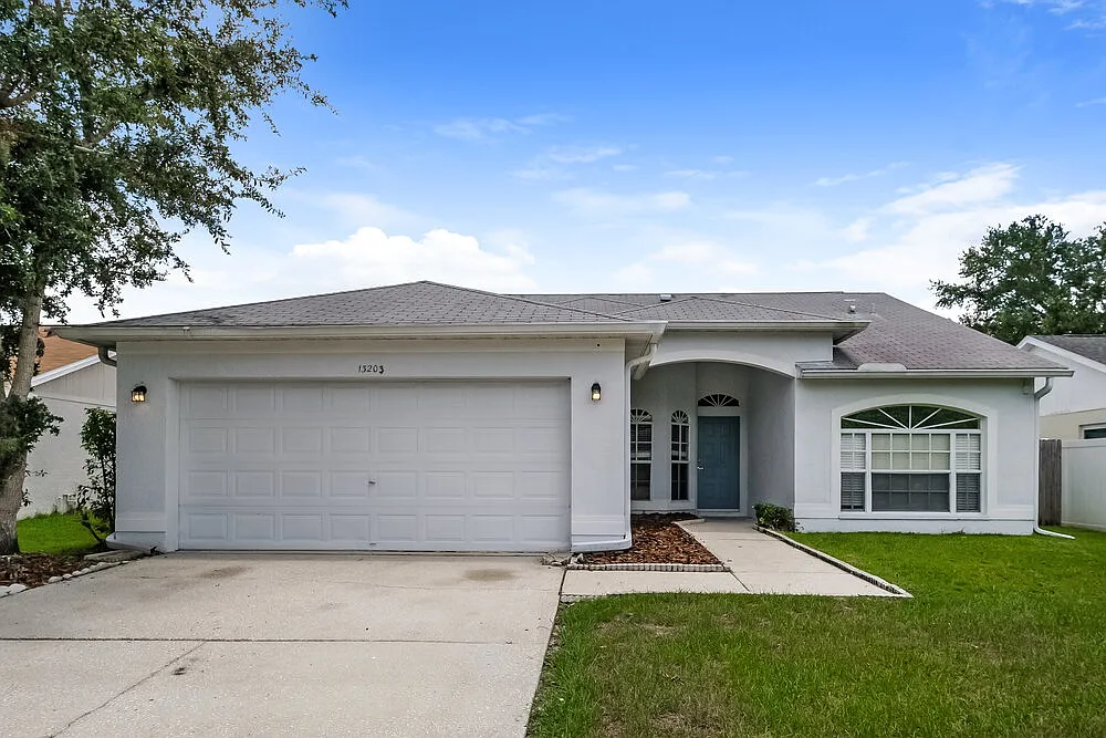 4 bed, 2.0 bath, 1608 sqft, $2,045 — Photo 1