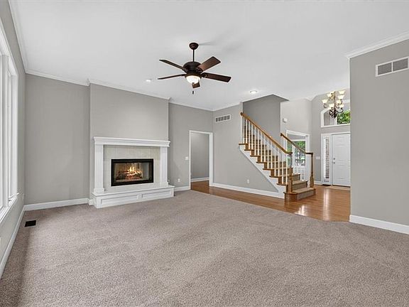 4th image of 2216 SW Waterfall Dr