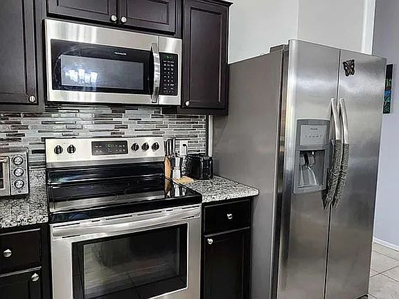 3rd image of 41933 W Rojo St
