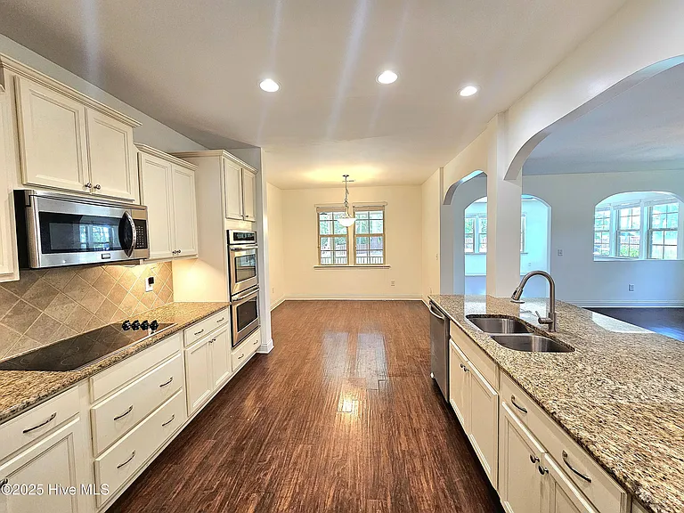100 Mayfield Ct — Photo 14