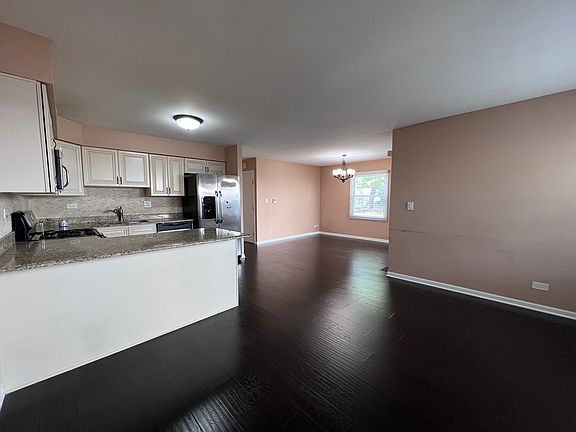 3rd image of 1847 Williamsburg Dr
