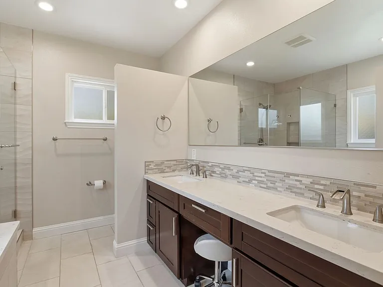 599 Borregas Ave — Photo 25