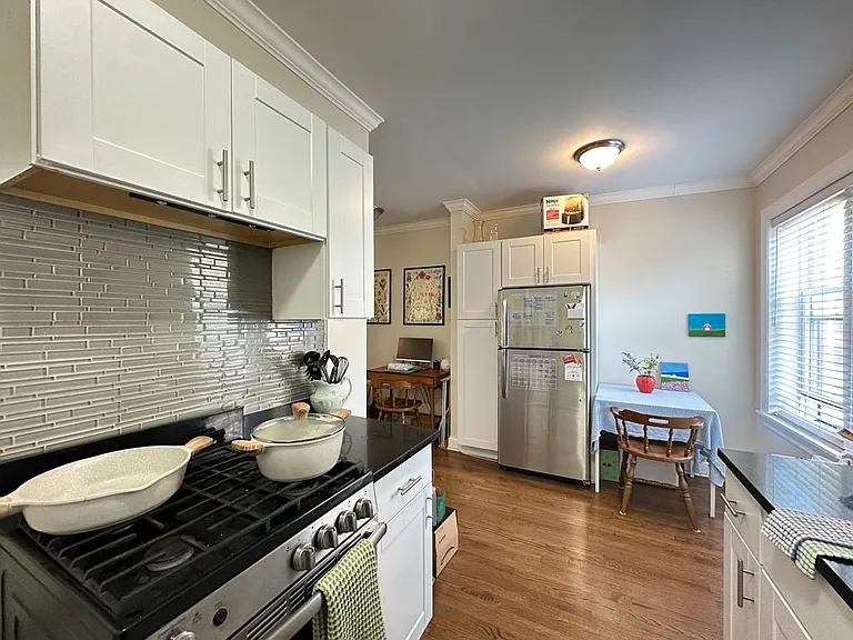 3817 N Greenview Ave #E2 — Photo 6