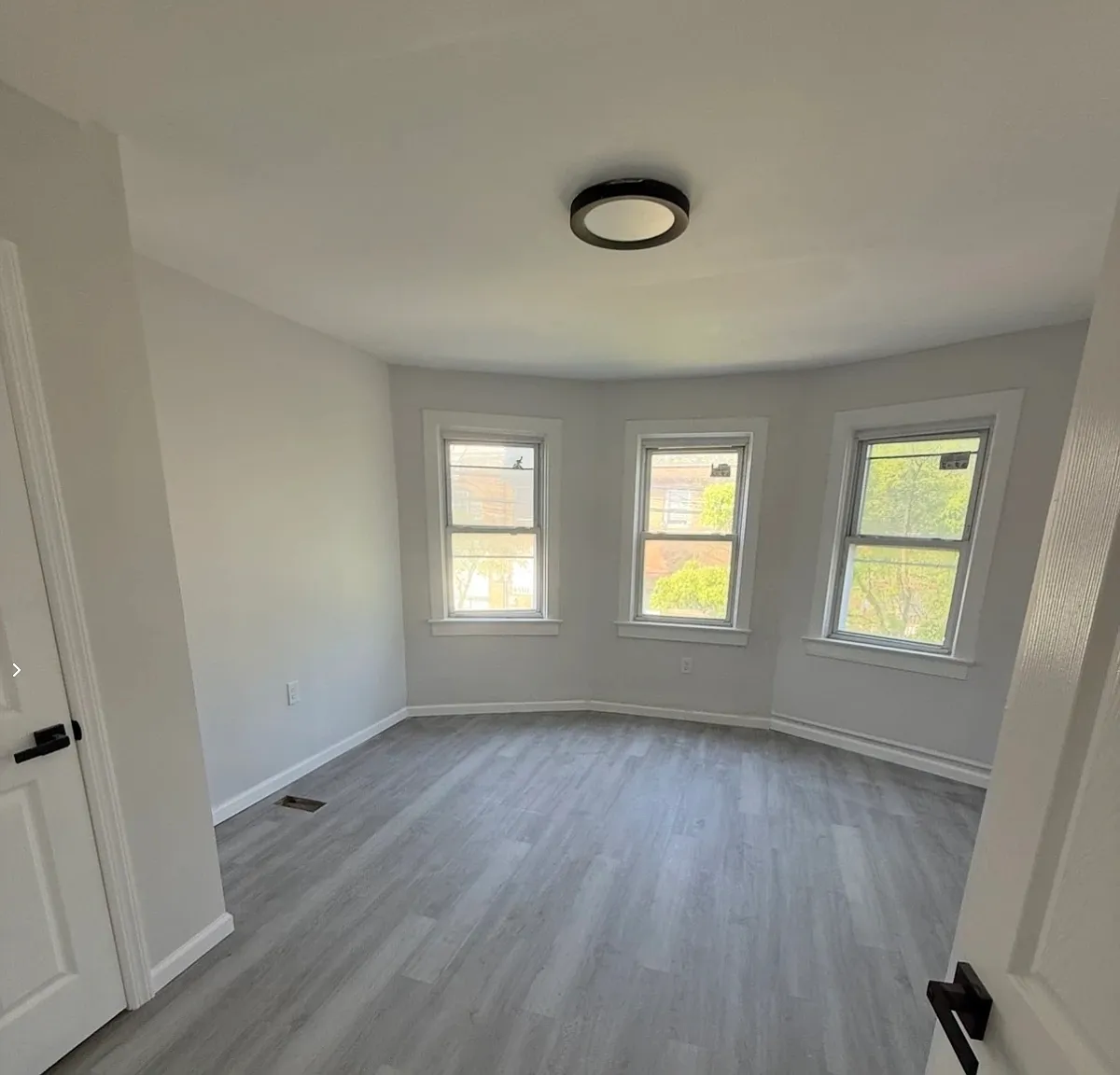 2 bed, 750 sqft, $2,200 — Photo 3
