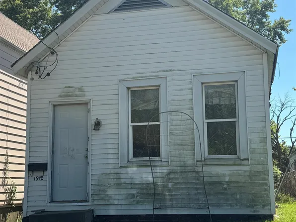 1912 W Garden St, Peoria, IL 61605