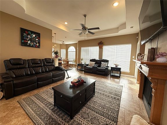 4th image of 137 Lakeview Trce