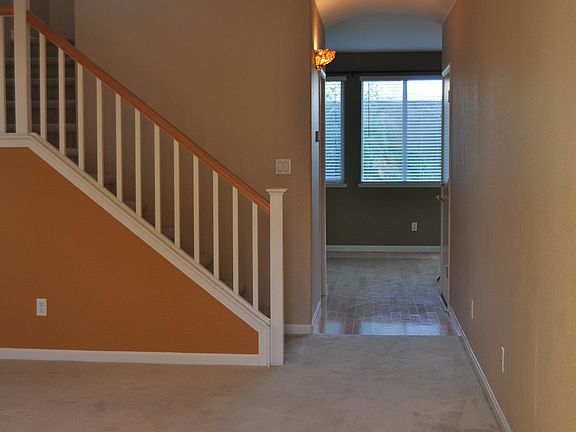 3rd image of 578 Scudero Cir