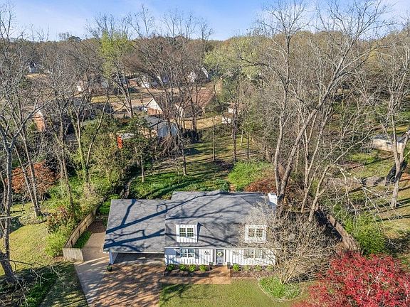 5th image of 255 Andrew Way Rd