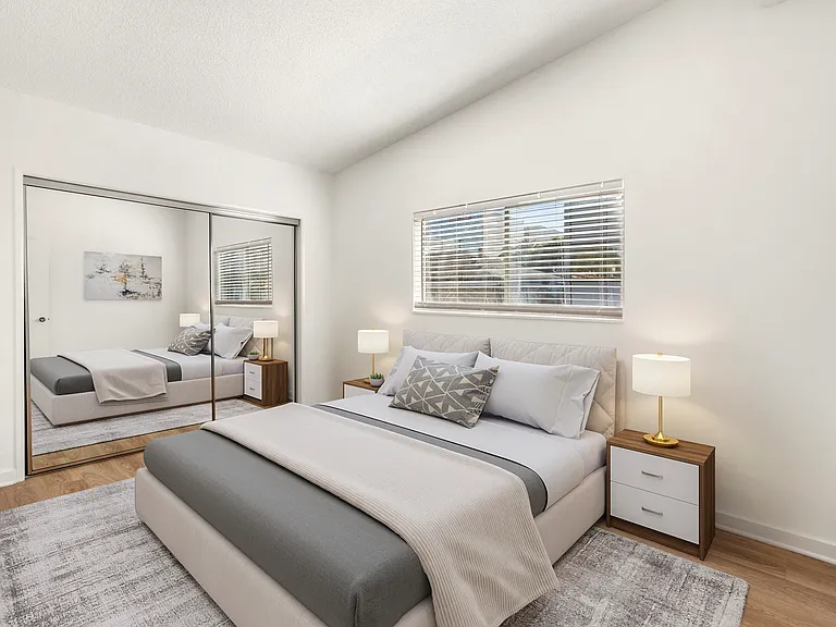 1829 Beloit Ave #8 — Photo 8