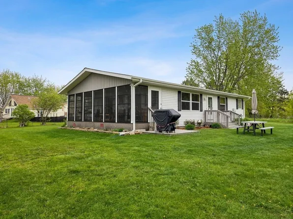 26504 Lakeview Dr, Mora, MN 55051