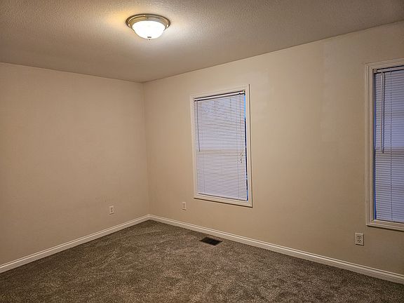 5th image of 54 Jamestown Ct #101