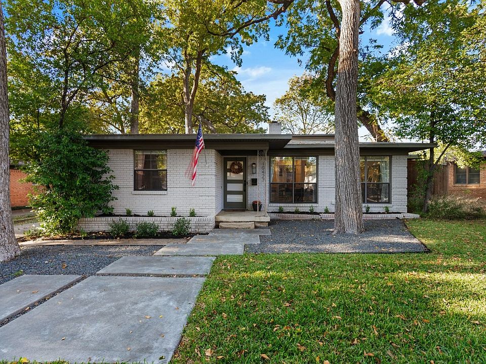 1st image of 10427 Lake Gardens Dr