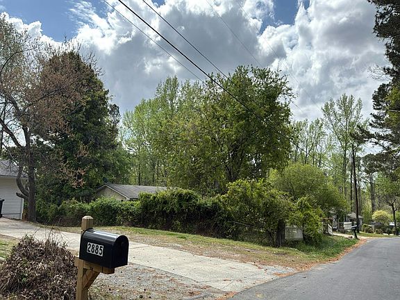 3rd image of 2889 Whiteview Dr NW