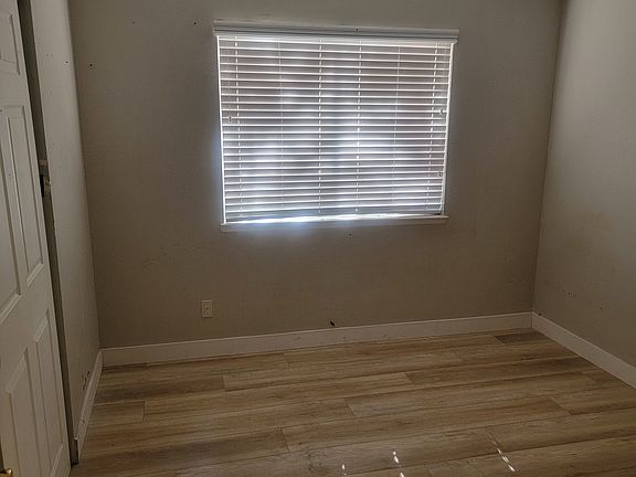 4th image of 7229 Chesterton Dr