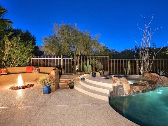 Night-Firepit-Spa