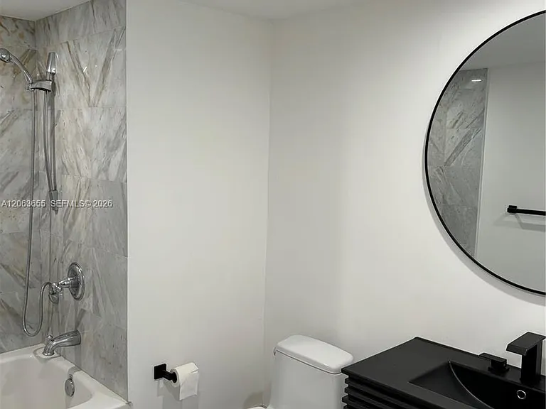 31 SE 5th St #2103 — Photo 10
