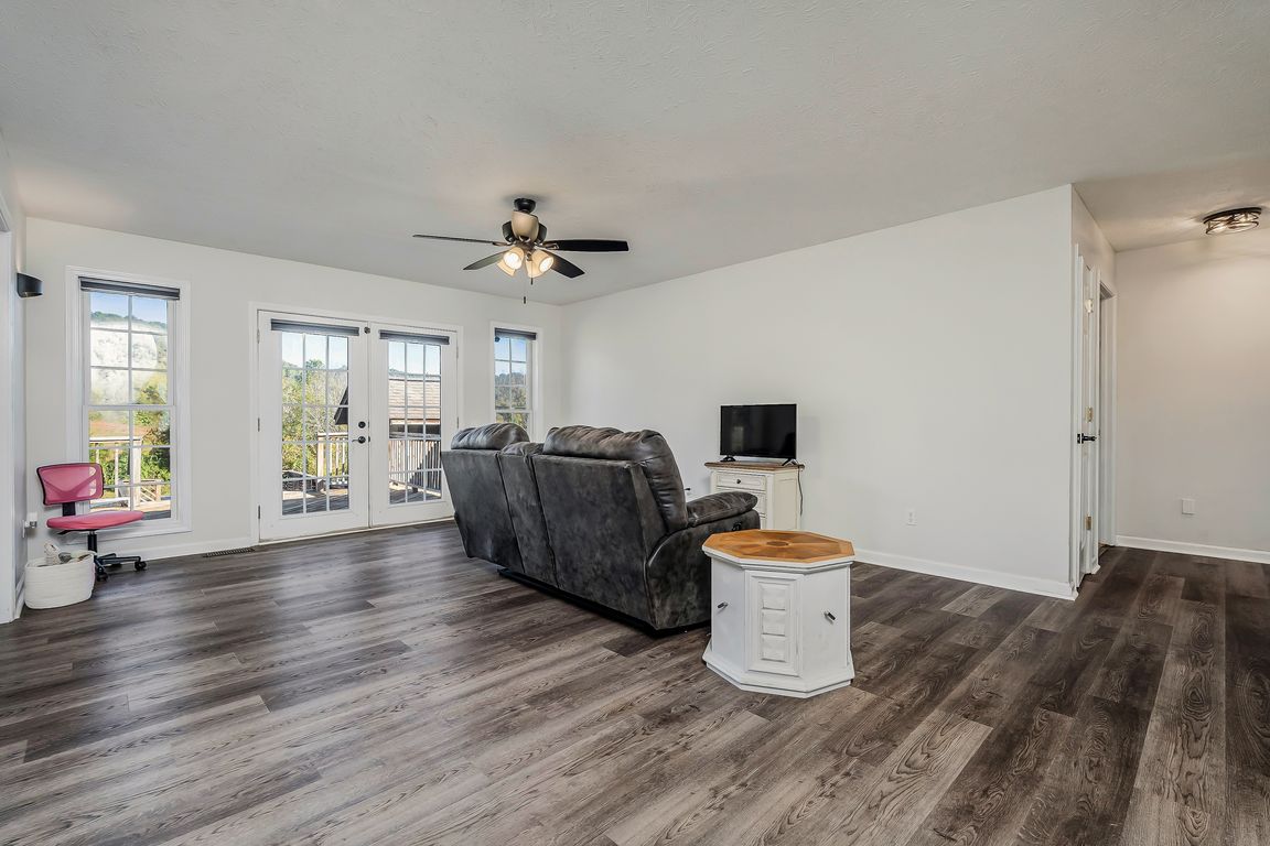 next background image