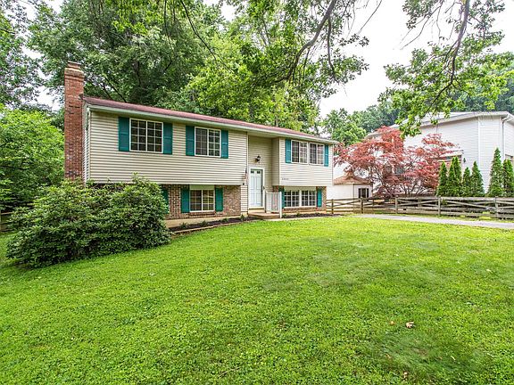 3rd image of 2802 Pepperwood Ct
