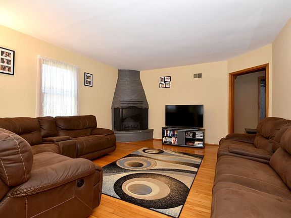 5th image of 9347 N Knight Ave