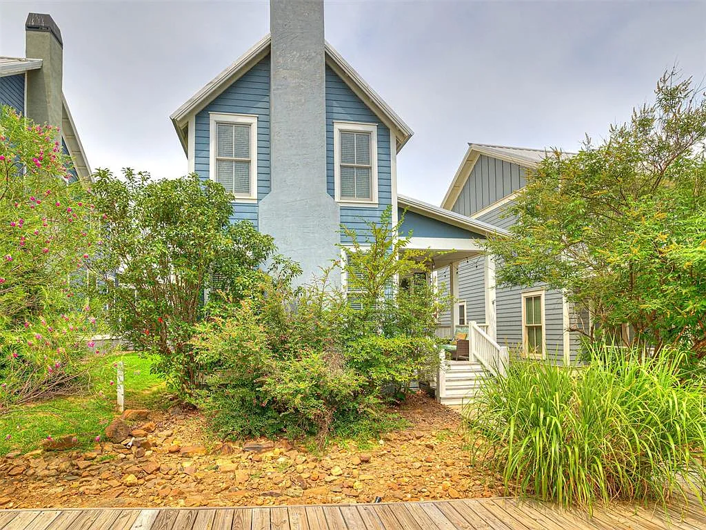 3 bed, 2.5 bath, 1538 sqft, $3,000 — Photo 2
