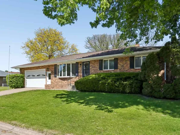 604 Main St, Victor, IA 52347